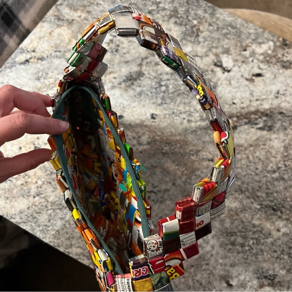 Multicolor Recycled Candy Gum Wrapper Zig Zag Pattern Zipper Purse Bag Zipper - Picture 5 of 6